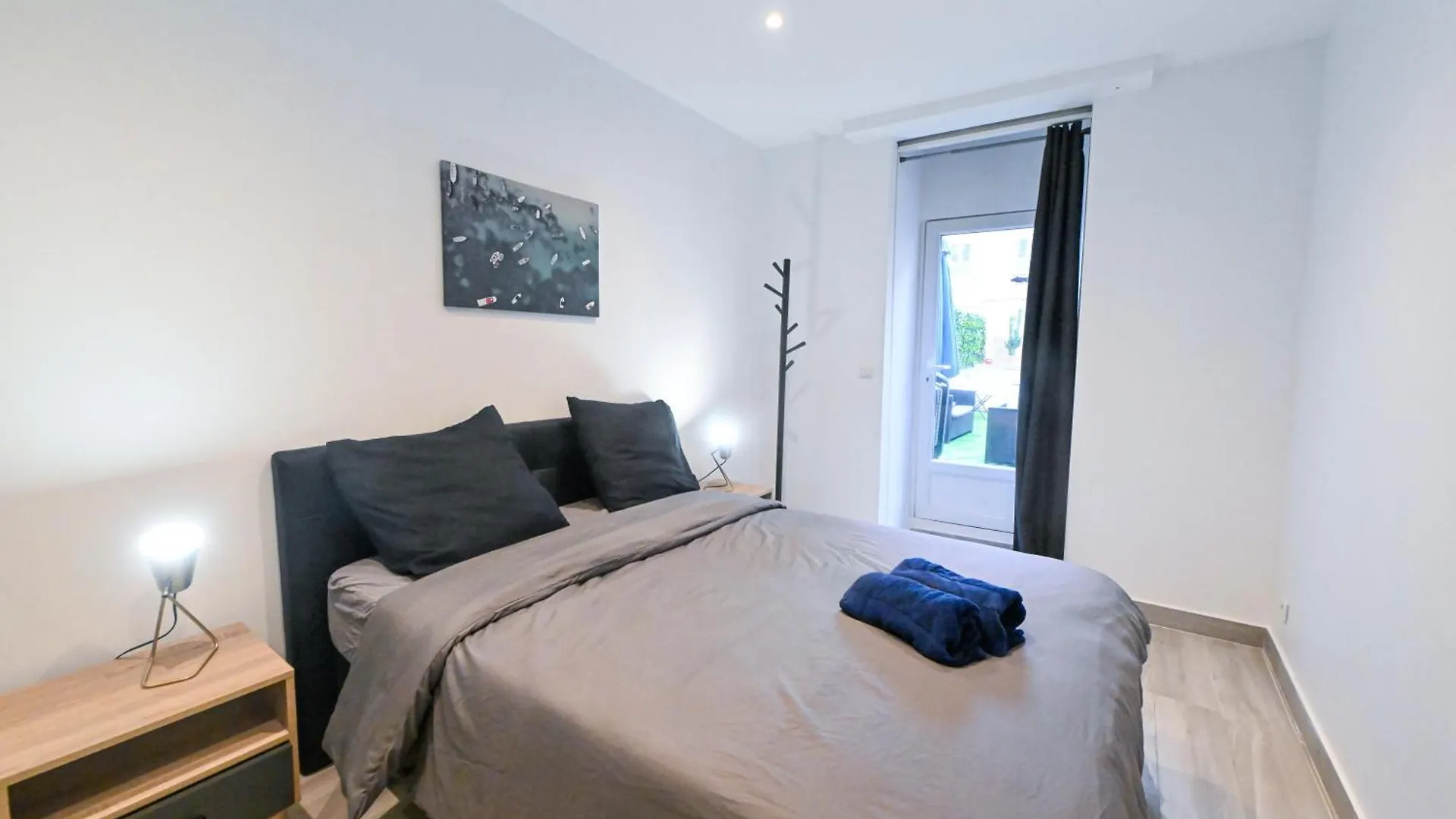 Apartment Loft Place Massena Avec Terrasse Nice
